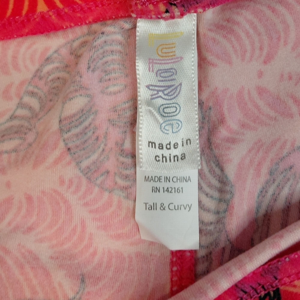 NWT LuLaRoe Tall & Curvy Cupid Leggings Pink Cupid Valentine Cherub Fits 12-18 - Picture 4 of 6